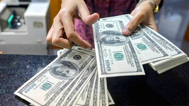 ثبات الريال لليوم الخامس.. وقف صرف مرتبات المسؤولين بالعملة الأجنبية
